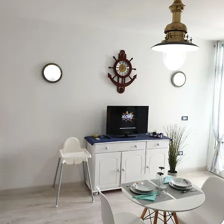 Casa Azul Only 200 Meters To The Beach, Free Wifi, Balcony Apartment