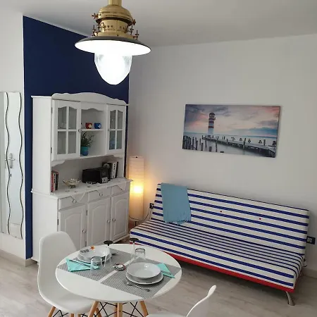 Apartment Casa Azul Only 200 Meters To The Beach, Free Wifi, Balcony *