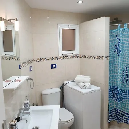 Apartment Casa Azul Only 200 Meters To The Beach, Free Wifi, Balcony